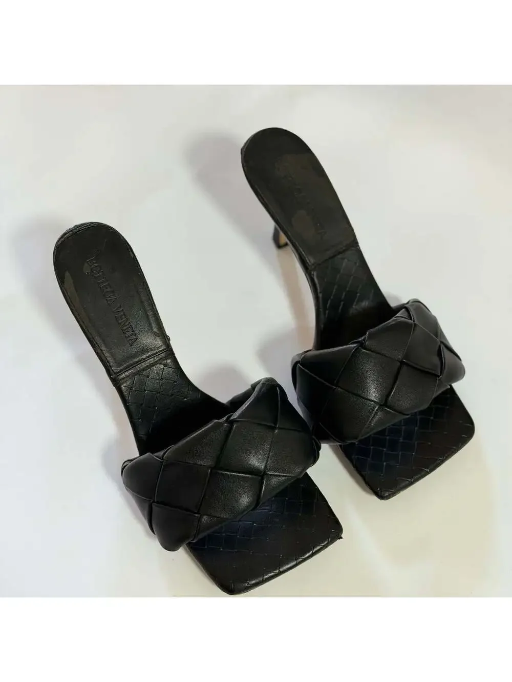 BOTTEGA Veneta